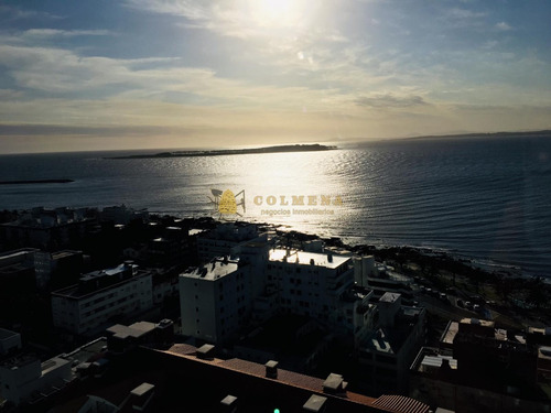 Apartamento De 3 Dor, 3 Baños ( 2 En Suite), Balcon Con Vista A La Playa Mansa Y Brava. En Una Excelente Ubicacion. Consulte!!!!! Por Alquiler- Ref: 2199