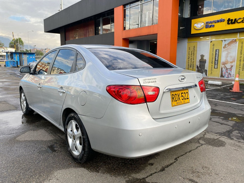 Imagen 8 de 25 de Hyundai Elantra Supreme Gls 2011