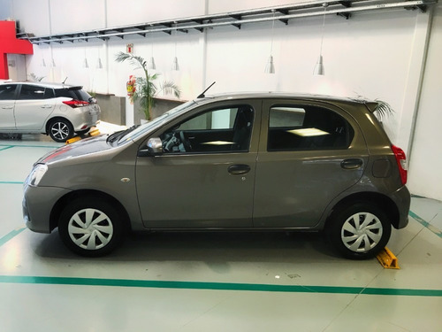 Toyota Etios X 1.5 Manual 5p Hatchback