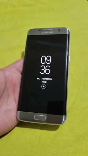 Galaxy S7 Edge Mínima Mancha No Afecta, No Fisuras Libre (Usado)