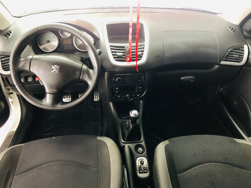 Peugeot 207 1.6 Sedan Feline 106cv