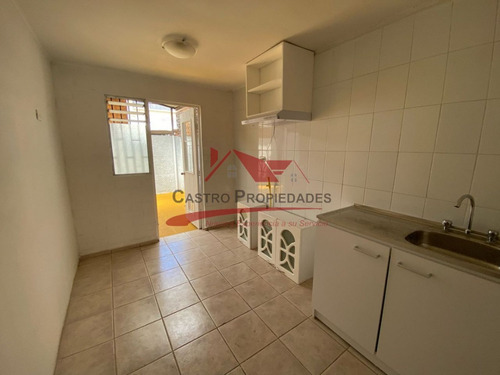 Hermosa Casa De Dos Pisos 4 Dormitorios 2 Baños, Quilicura