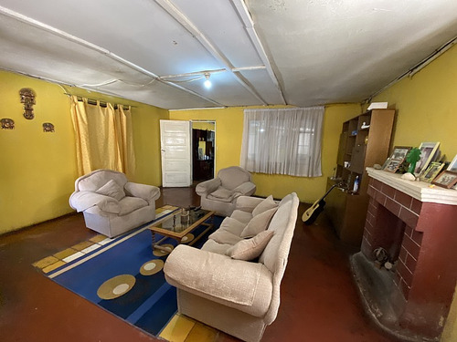 Casa - Terreno En Pasaje Candelaria - Atrás De Parroquia
