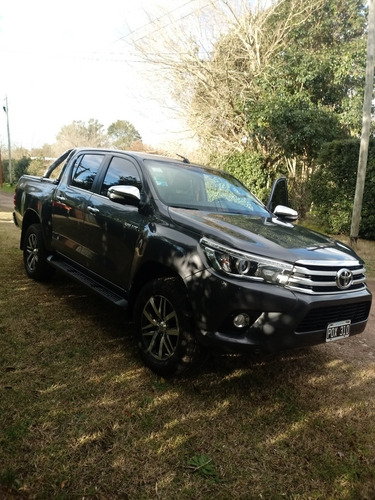 Imagen 2 de 8 de Toyota Hilux 2016 2.8 Cd Srx 177cv 4x4