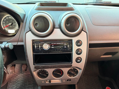 Ford Fiesta Sedan 1.6 MPI SEDAN 8V