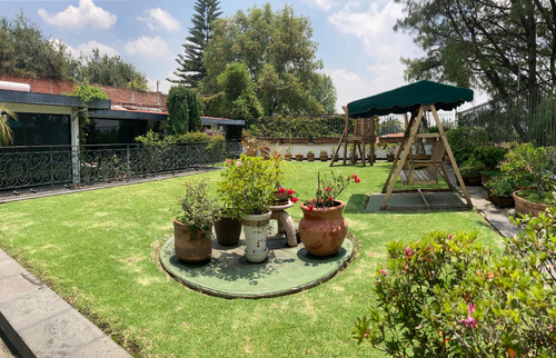 Casa Iluminada Con Jardín- Lomas Quebradas, San Jerónimo