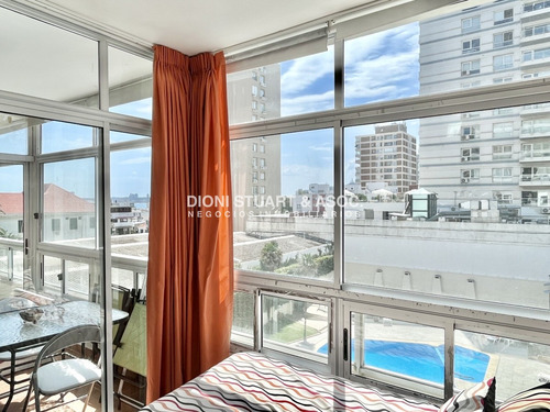 En Venta 2 Dormitorios En Punta Del Este - Frente A Plaza Los Artesanos - Oportunidad