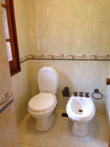 Casa De 3 Dormitorios En Punta Del Este, Jardines De Córdoba