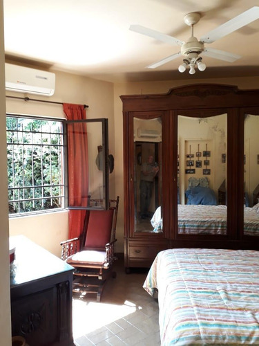 Imagen 7 de 16 de Casa Muy Completa En Parque Chacabuco