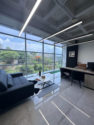 Oficina En Alquiler 225 M2-urb.los Naranjos Del Cafetal Financiamiento