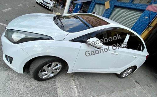 Imagem 1 de 12 de Hyundai Hb20s 2015 1.0 Comfort Plus Flex 4p
