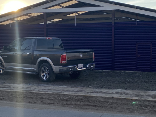 Dodge Ram 2500 5.7 Pickup Crew Cab Laramie 4x2 Mt