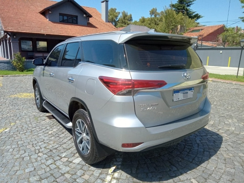Imagen 6 de 12 de Toyota Sw4 4x4 Srx 2.8 Tdi 6 A/t 7a 2018