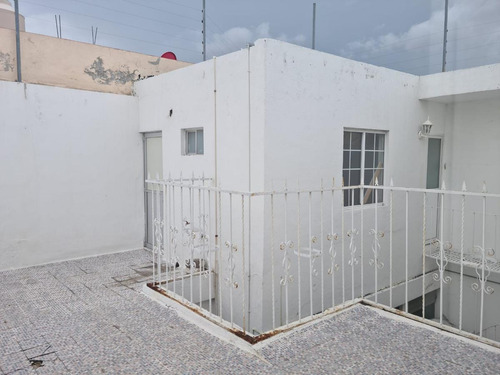 Imagen 10 de 14 de Casa Ideal Para Oficina En Venta En Carretas Qro