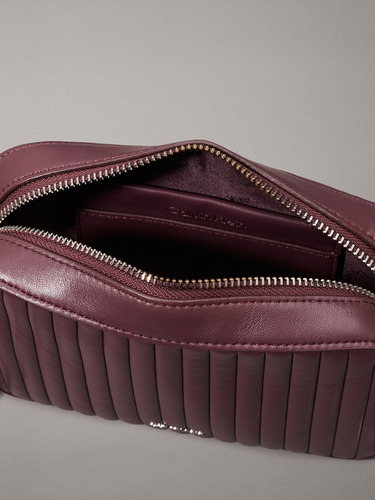 Bolso Vino Cruzado Acolchado Con Solapa Calvin Klein