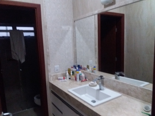 Casa Com 4 Quartos, Aquecedor Água E Energia Solar Incluso.