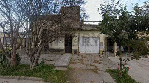 Venta  Amplia Casa En Barrio Fomento 9 De Julio