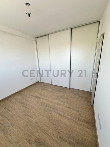 Departamento De 3 Ambientes A Estrenar! Con Cochera Cubierta