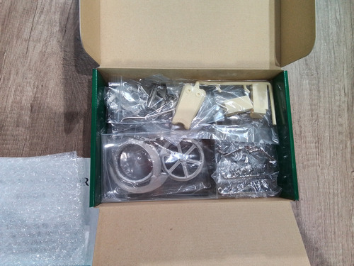 Model Factory Hiro Brough Superior Ss100 1:9