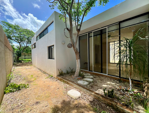 Casa En Venta En Quintas Baspul De 1 Planta Y 2 Recámaras | A 20 Min De Mérida