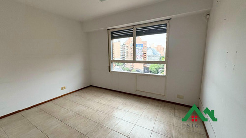 Departamento En Venta De 2 Dormitorios Al Frente Del Paseo Buen Pastor En Barrio Nueva Córdoba.