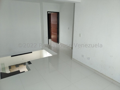 José Trivero Vende Hermosa Casa Duplex Ubicada En Cabudare