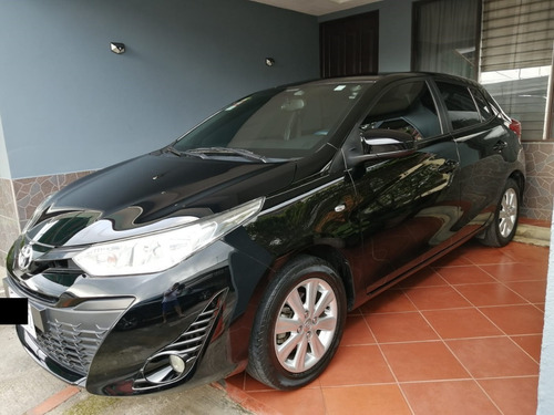 Imagen 2 de 11 de Toyota Yaris E 2018 Hatchback