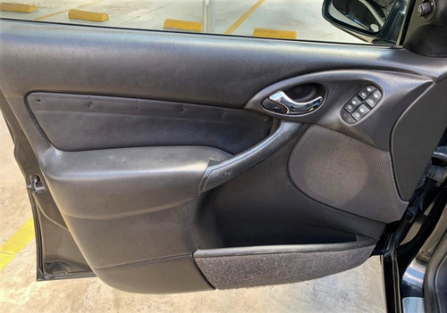 Ford Focus 2.0 Ghia