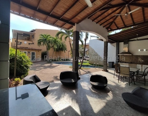 Imagen 3 de 14 de Espectacular Townhouse En La Mas Exclusiva Zona De Maracay, Urb. Cantarrana. #23-26710 Mg