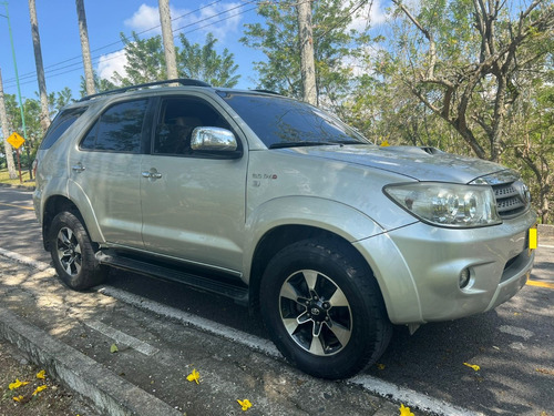 Toyota Fortuner 3.0 Sr5