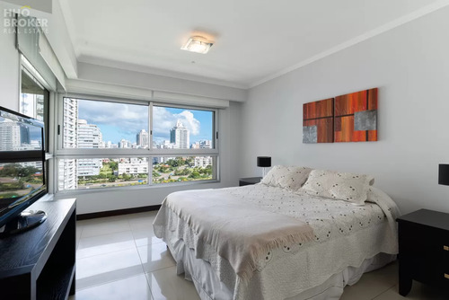 Apartamento En Alquiler Torrelobos, Punta Del Este, Playa Brava.