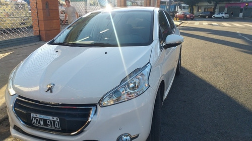 Peugeot 208 1.6 Feline 2014