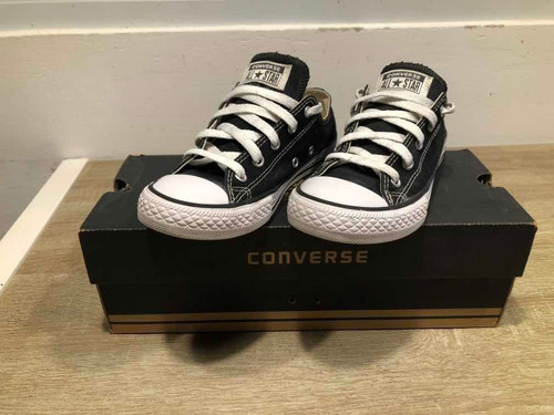 converse negras niña