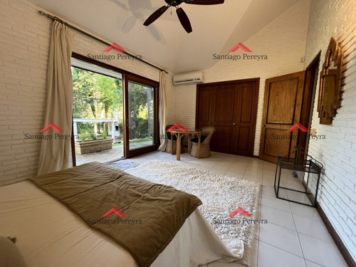 Imagen 18 de 29 de Muy Lindo Chalet Tradicional En Zona Lugano