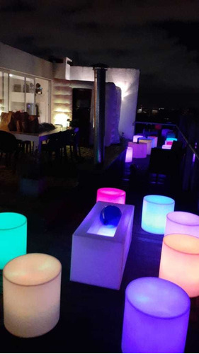 Alquiler Livings Led Luminoso Puff Mesa Frapera Barra Evento