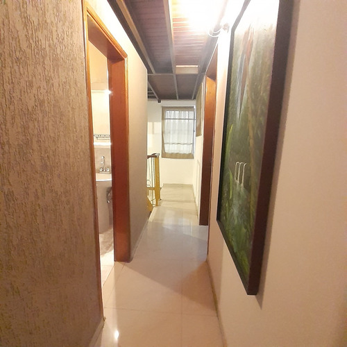 En Venta Cómodo Townhouse En Lecheria . Rosa Maria Evergreen