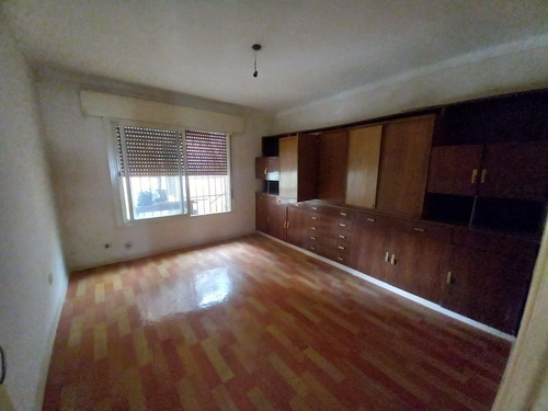 Imagen 8 de 15 de Chalet En Venta De 3 Ambientes Mas Dependencia, Ideal Para Reformar