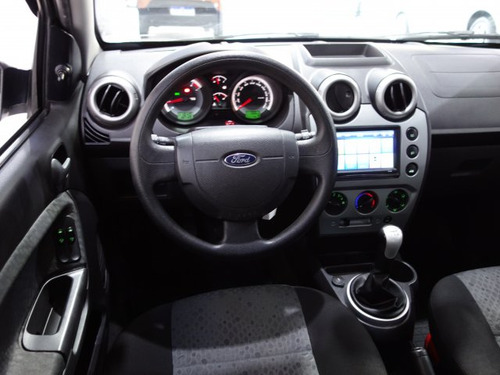 Ford Fiesta Fiesta 1.0 ROCAM HATCH 8V FLEX 4P MANUAL
