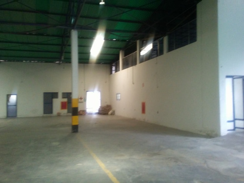 Imagen 5 de 8 de En Venta Amplio Galpon Industrial