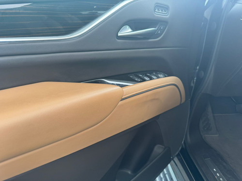 Cadillac Escalade Esv (larga) 2023