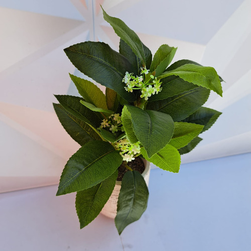 Planta Artificial Con Maceta Decorativa