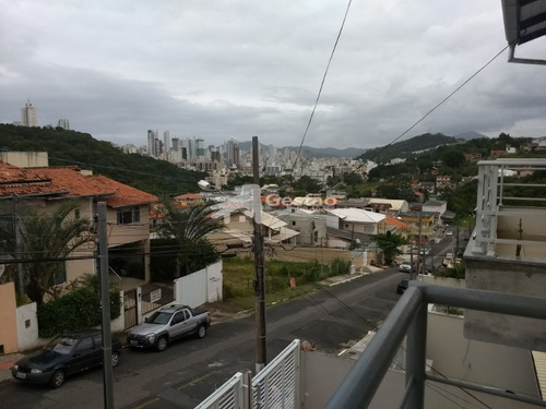 Imagem 12 de 30 de Casa Para Venda No Bairro Ariribá Em Balneário Camboriú, 11 Quartos Sendo 1 Suíte, 5 Vagas, - Ml_28