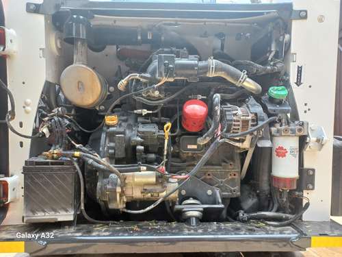 2021 Bobcat S740 Minicargador