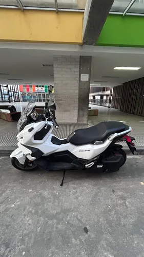 Se Vende Sym Adx 150 Color Blanco, Intacta , Poco Uso