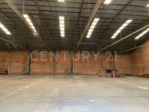 Renta De Bodega Zona Blvd.hermanos Serdan-15 De Mayo- La Libertad