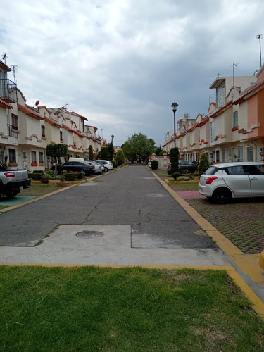 Bonita Casa En Renta, A 10 Min. Del Aifa Y A Un Semáforo De La Plaza Comercial Power Center Tecámac