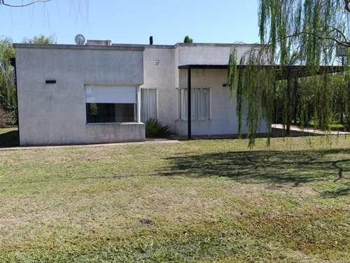Casa En Venta - 2 Dormitorios 1 Baño - Oliveros