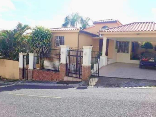 #deventa: Casa En Venta, De Oportunidad. Arroyo Hondo. Lugar