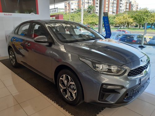 Kia Cerato Vivro 1.6 L Mt 2021 0 Km.