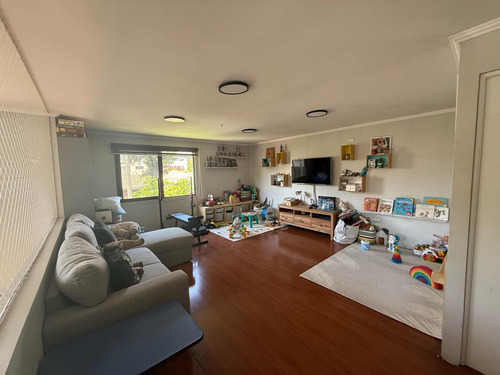 Casa En Condominio De 3 Dormitorio Y 3 Baños Más Servicio.